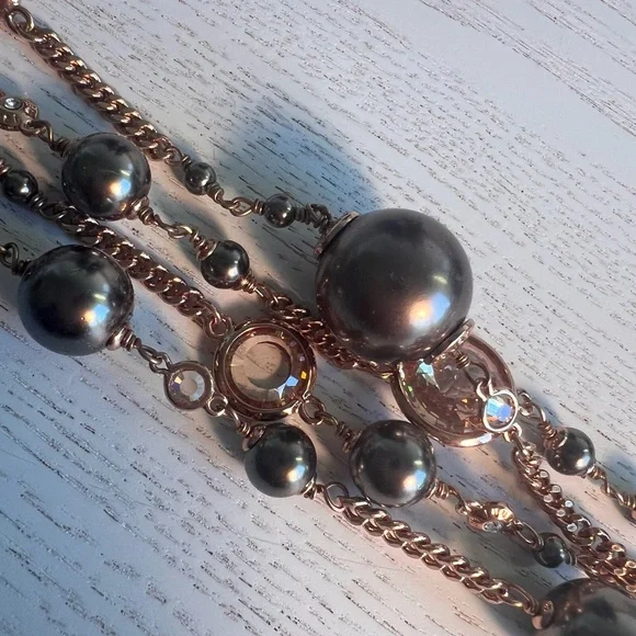 Henri Bendel Elegant Rose Gold and Crystal Beaded Necklace - Picture 8 of 9